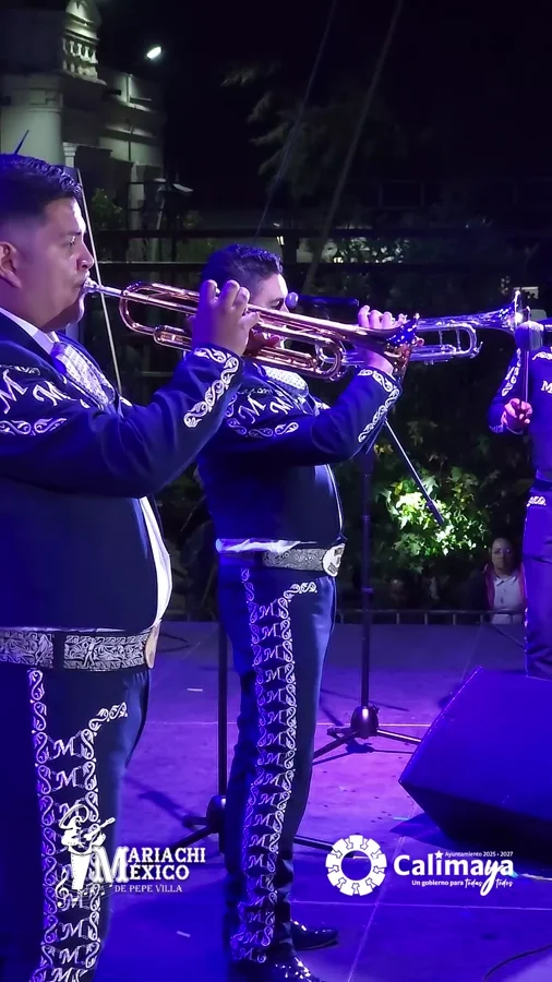 Fotograma de Mariachi México de Pepe Villa