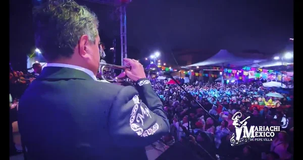 Fotograma de Mariachi México de Pepe Villa